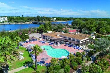 هتل Sowell Résidences Les Sablons