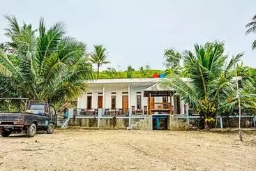 Hotel Spot On 92183 Komang Resort Klayar