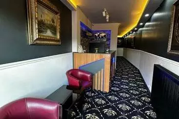 Hotelli Grand İşbi̇li̇r