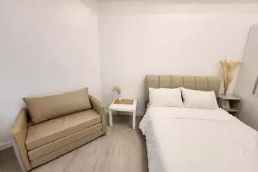 アパートホテル Minimalist Condo In Azure North