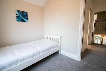 پانسیون Burnaby S Home, By Home Host, Free On Street Parking