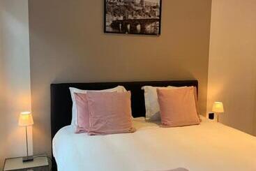 پانسیون Namur à Mur