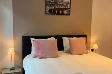 پانسیون Namur à Mur