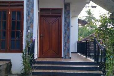 Pensione Way To Beach