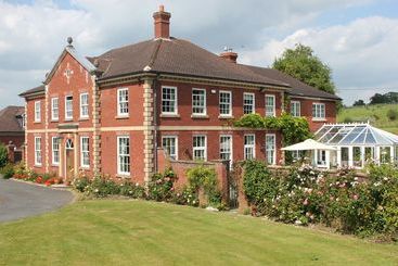 住宿加早餐  Austons Down