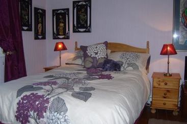 민박 Caroline House