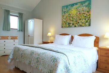 Lobhill Farmhouse Bed And Breakfast And Self Catering Accommodation