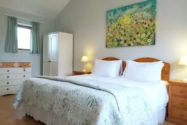 Lobhill Farmhouse Bed And Breakfast And Self Catering Accommodation