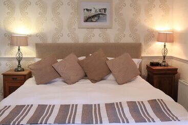 بنسيون Portclew House