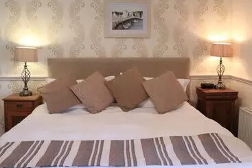 膳宿费 Portclew House