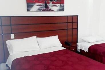 Hotel Del River Monumento