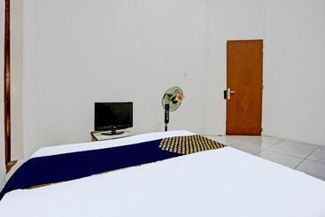 酒店 Spot On 92077 Tarlo Guest House 3