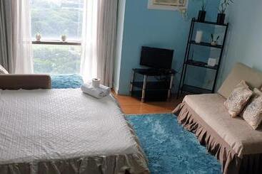 Pensionat Eton Baypark Manila. By Tripleview