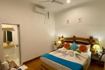 پانسیون Holiday Rasdhoo Home