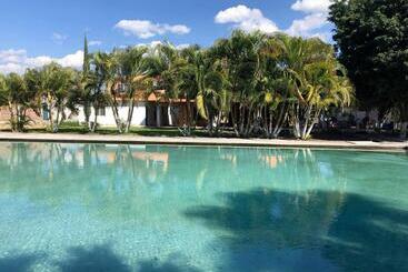 Panzió Room In Guest Room Hospedaje Familiar Op3