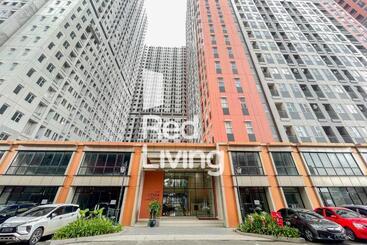 호텔 Redliving Apartemen Transpark Juanda   Icha Rooms Tower Jade With Netflix