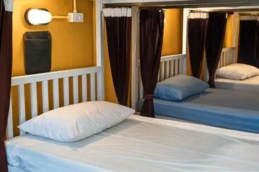 Krabi Freedom Hostel And Bar