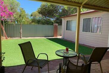 بنسيون Lovely Granny Flat