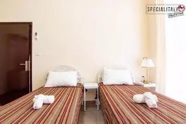 پانسیون Mary S Guest House