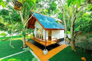 Bed & Breakfast Kurumba Luxury Cabin