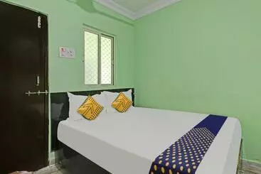 ホテル Spot On Vyshnavi Inn