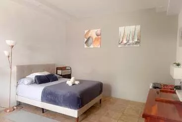 Majatalo Casa Garitas Guesthouse & Car Rental Free Sjo Airport Shuttle