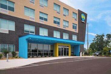 Отель Tru By Hilton Novi Detroit