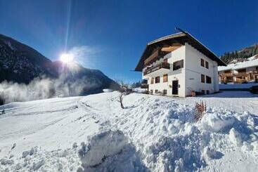 بنسيون Cèsa Cherpei Dog Friendly