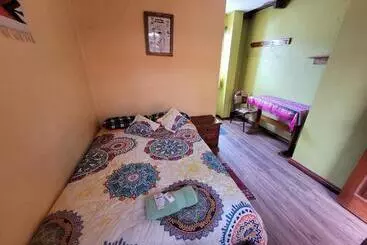 ユースホステル La Minga Hostal