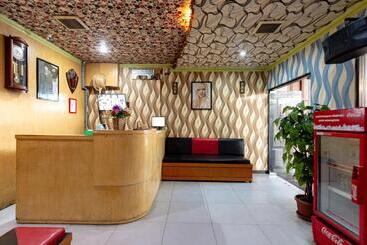 Hotel Reddoorz Near Universitas Simalungun Pematangsiantar