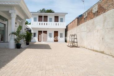 Hotel Sanama Kostel 2 Syariah Mitra Reddoorz