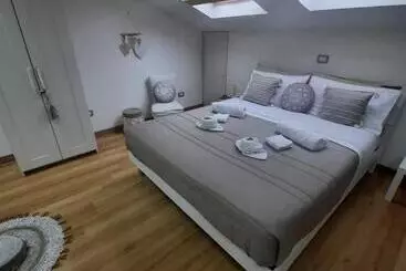 Aamiaismajoitus (B&B) La Mansarda Suite