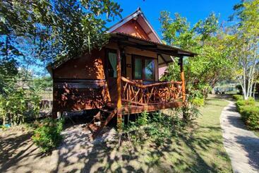 Hotelli บ้านระเบียงปาย Baan Rabiang Pai