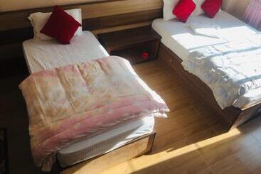 هتل Rajdhani Visit