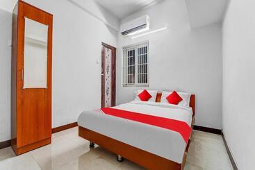 Flagship Hotel Crown Tower