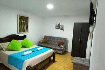 Pension Hostal Villa Del Sol