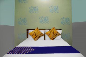 Spot On Hotel Royal Residency