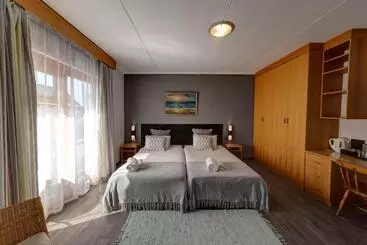تختخواب و صبحانه Royal Sea Star Guesthouse