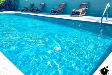 Bed and Breakfast Shanthi Boutique Villa