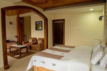 East Land Bed & Breakfast