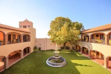 هتل Hacienda Maria Eugenio
