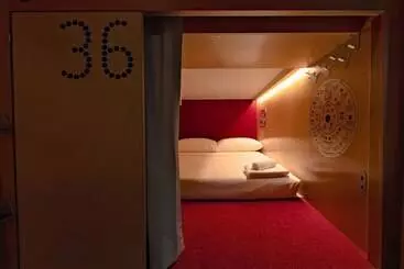 ユースホステル Pangea Pod