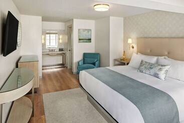 تختخواب و صبحانه Green Gables Inn, A Four Sisters Inn