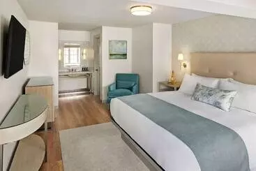 تختخواب و صبحانه Green Gables Inn, A Four Sisters Inn