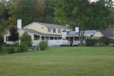 住宿加早餐  Inn At Clearwater Pond