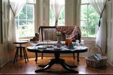 민박 The Doctor's Inn