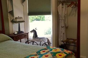 Hanna House Bed & Breakfast