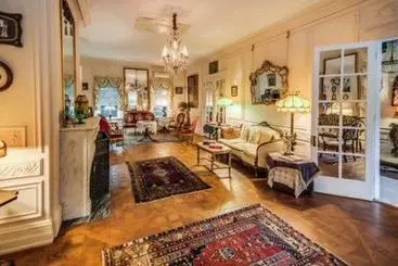 Melange Bed And Breakfast