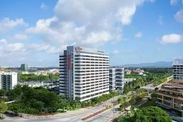 ホテル Ramada Encore By Wyndham Jiusuo Downtown