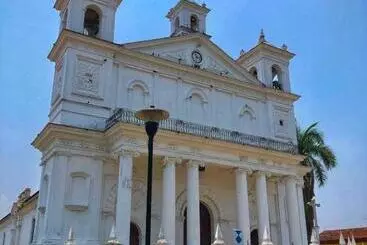 Hotelli Y Café Ixmati Suchitoto